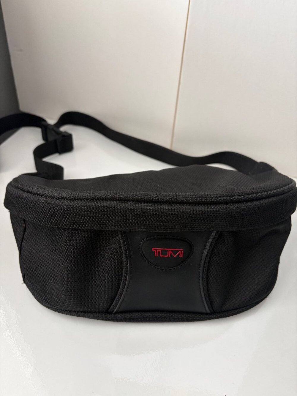 Tumi 599c Black Ballistic Nylon Waist Bag Fanny Pack